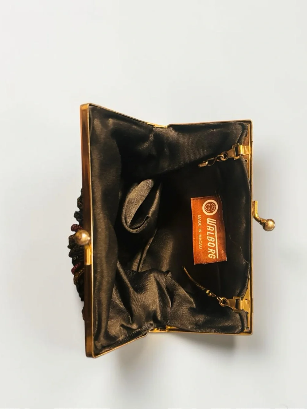 Pre-loved Vintage Beaded Shell Clutch